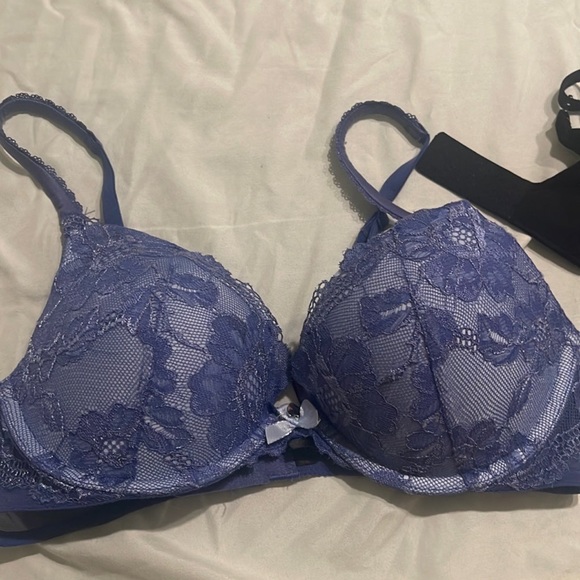 Victoria’s Secret 34C bra bundle - Picture 6 of 7